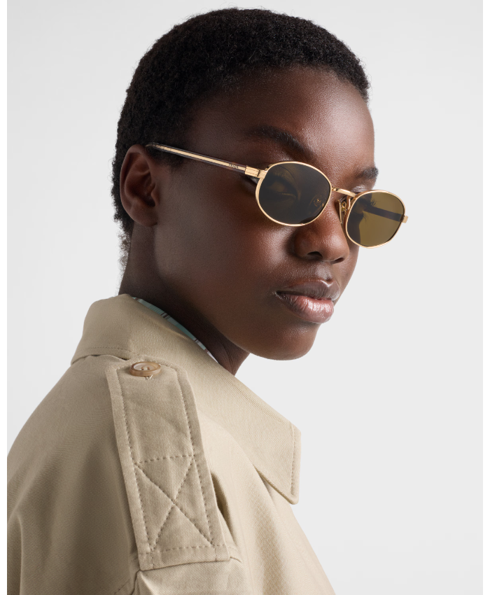 Sunglasses with the iconic metal plaque