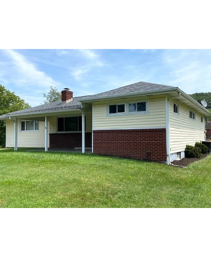 2488 Banks School Rd, Gibsonia, PA 1504