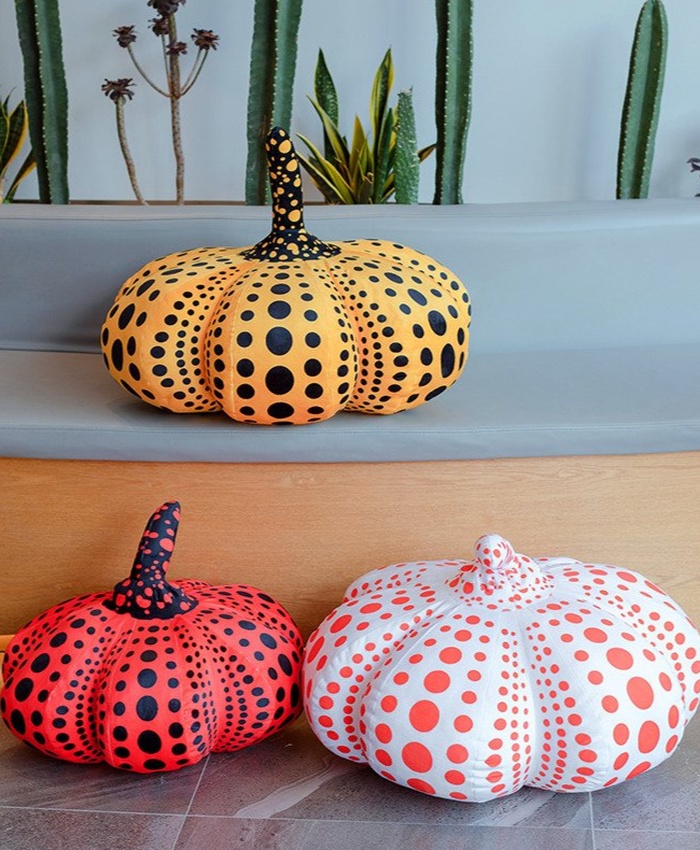 Wave Point Pumpkin Plush Throw Pillow