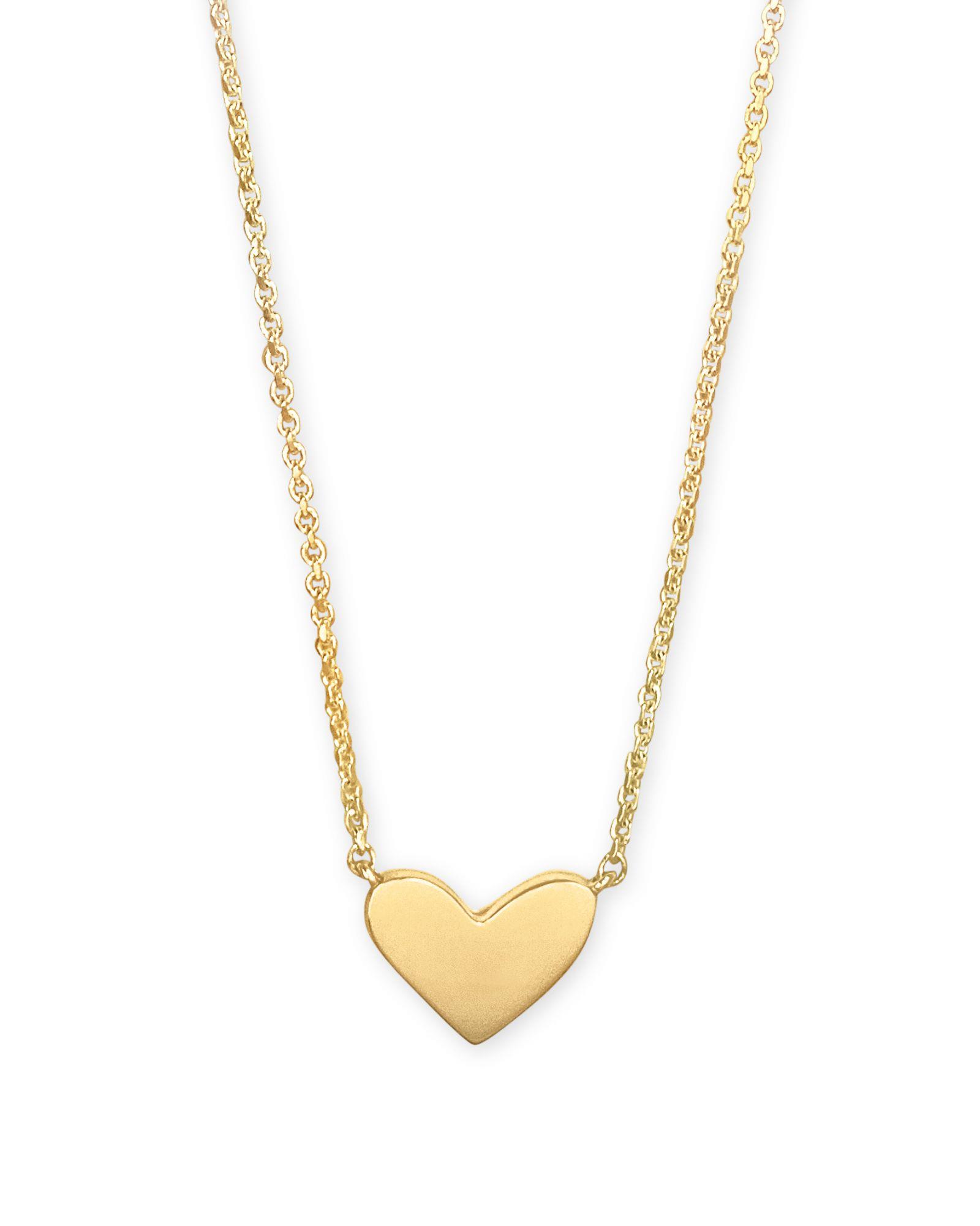 Ari Heart Short Pendant Necklace