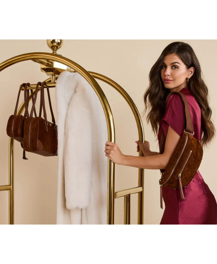 Charles Crossbody med Chocolate Diamond Suede/Antique Gold