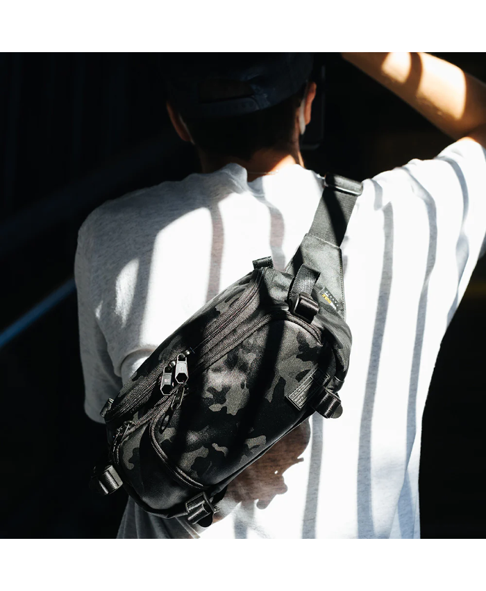 HEX® RANGER DSLR MINI SLING BLACKOUT CAMO