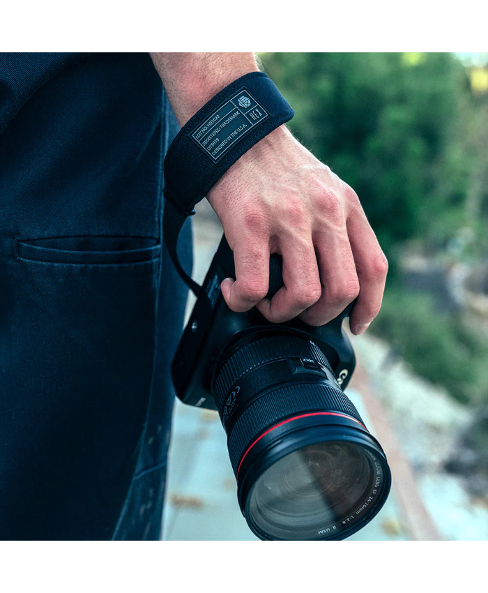 CAMERA WRIST STRAP BLACKOUT CAMO