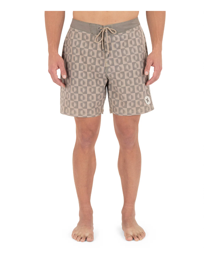 Phantom Naturals Tailgate 18