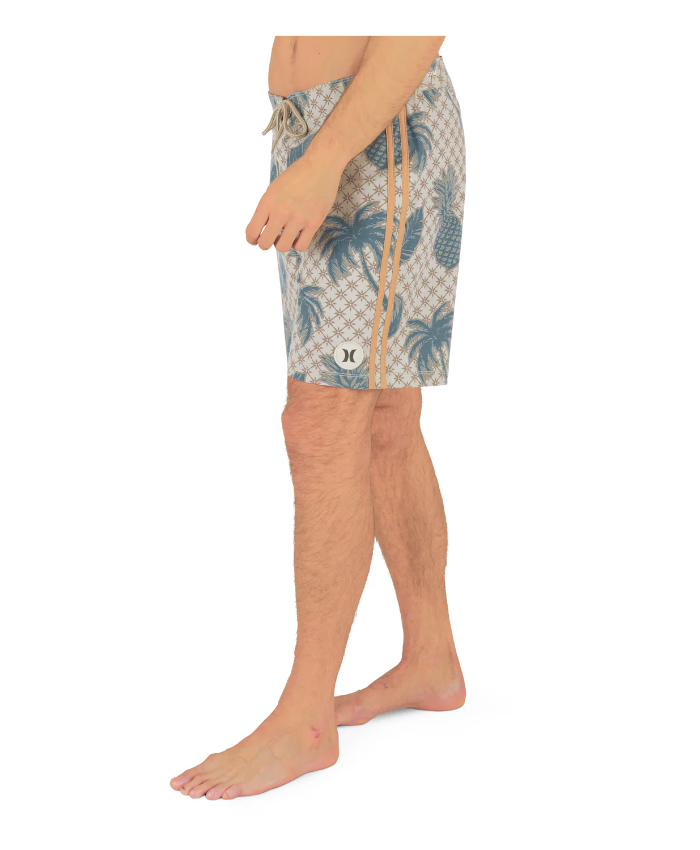 Phantom Naturals Tailgate 18