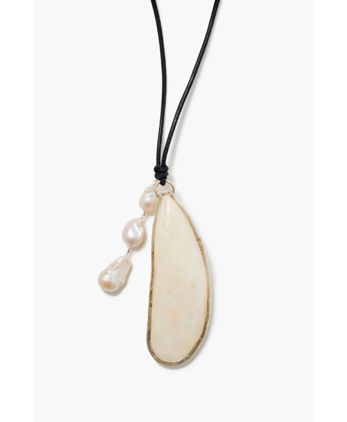 Moule Charm Necklace White MOP
