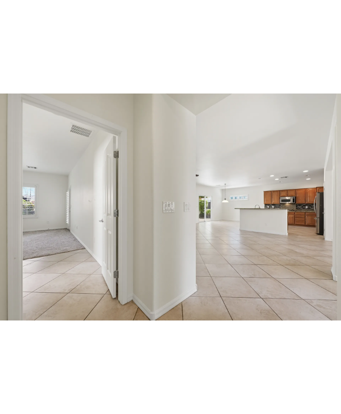 2100 Burtonsville Dr, Henderson, NV 89044