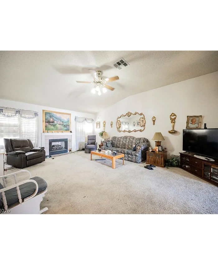 374 Dooley Dr, Henderson, NV 89015