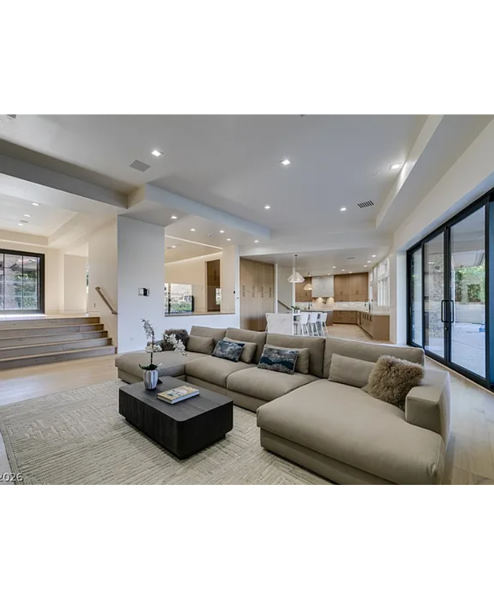 14 Promontory Ridge Dr, Summerlin, NV 89135