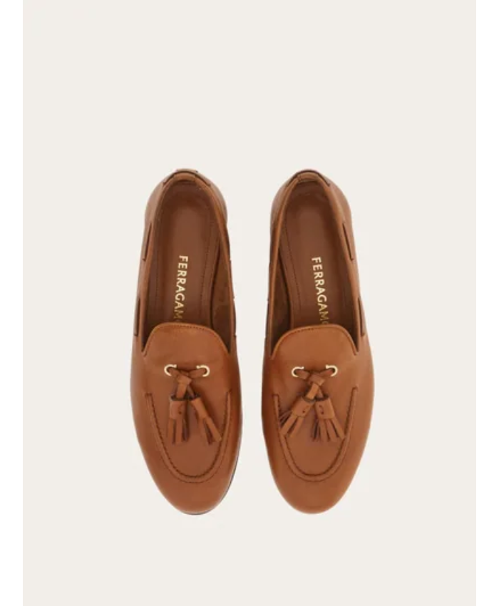 Loafer with tassel detail