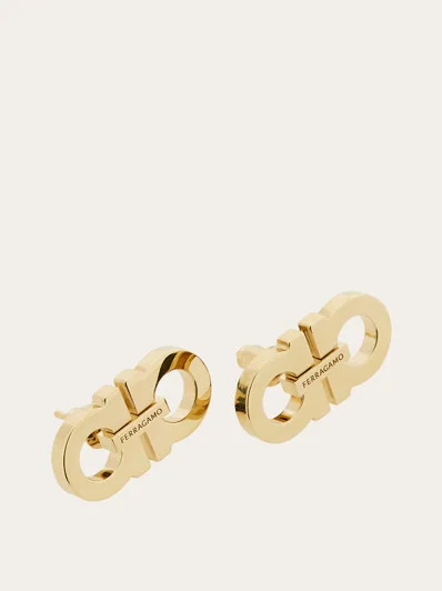 Double strand necklace with pearls